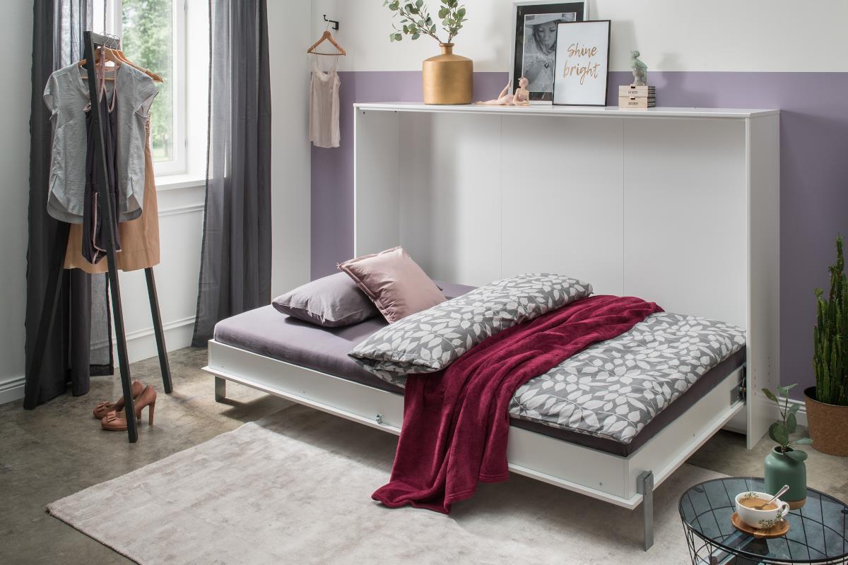 Opklapbed in een kleine kinderkamer of tienerkamer