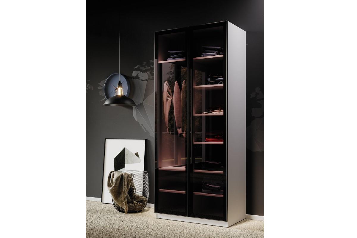 New Legend 2-deurs kast wit met glasdeuren sfeerimpressie